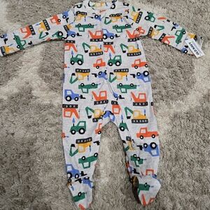 NEW* Old Navy zip up footie pj's 3-6 mos